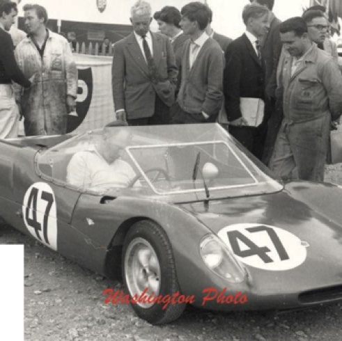 Le Mans 1962 aux vérifications techniques : c'est là que le (faux) problème des boulons de roues arrière va naître !
© Washington Photo Le Mans 1962 aux vérifications techniques : c'est là que le (faux) problème des boulons de roues arrière va naître !
© Washington Photo